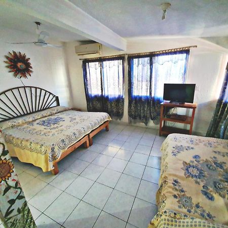 زيهواتانيجو Hotel Amueblados Gaby المظهر الخارجي الصورة