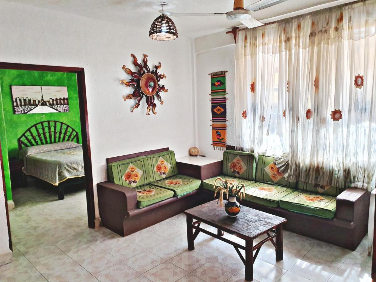 زيهواتانيجو Hotel Amueblados Gaby المظهر الخارجي الصورة