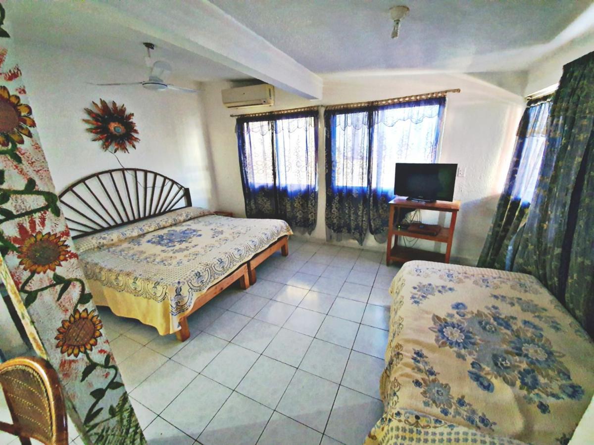 زيهواتانيجو Hotel Amueblados Gaby المظهر الخارجي الصورة