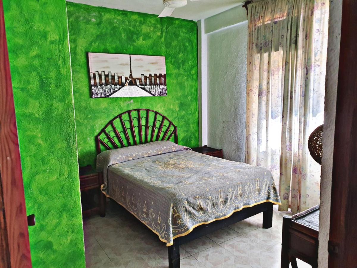 زيهواتانيجو Hotel Amueblados Gaby المظهر الخارجي الصورة